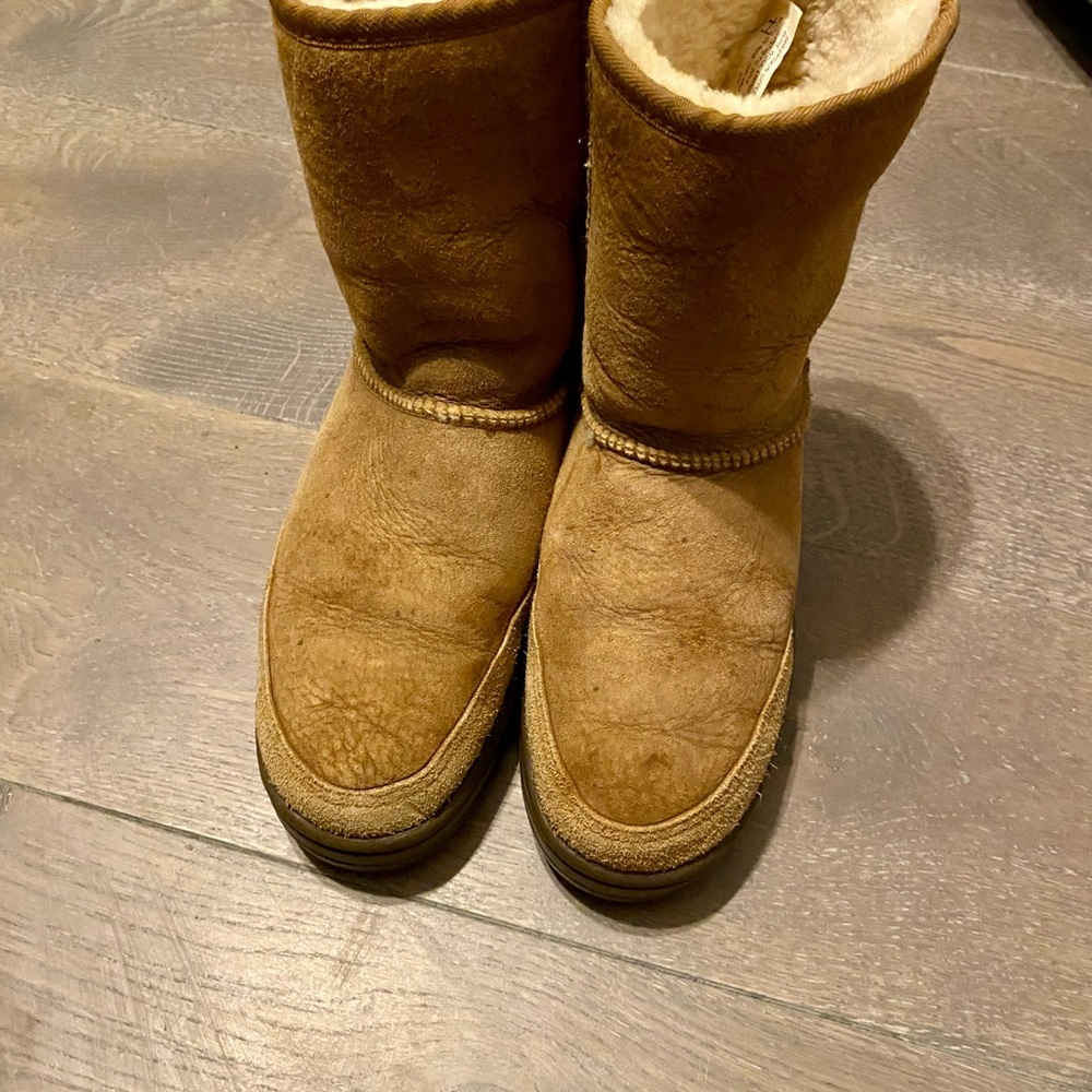 Ugg 5225 Ultra Short Tan Shearling Suede Winter Vintage Boots Size women 6 new. - Picture 3 of 6